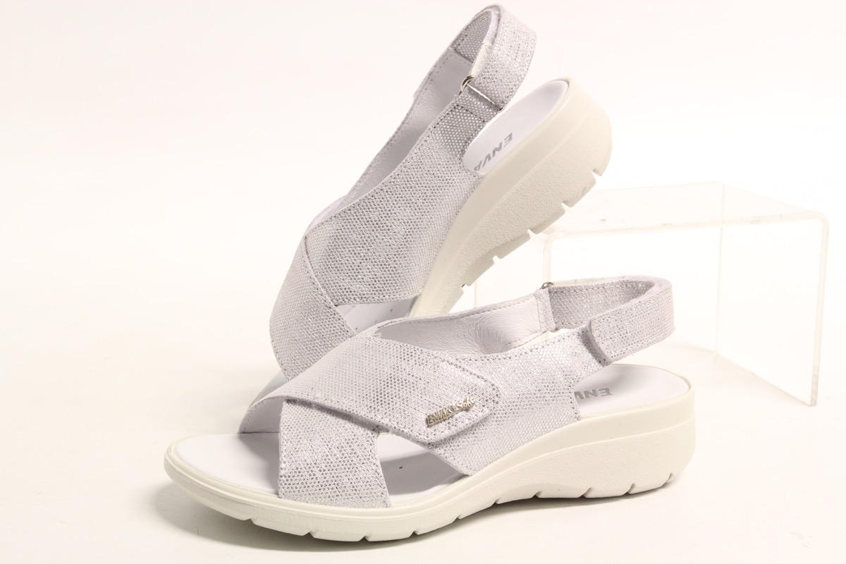 Stacks Image p8299_n2635