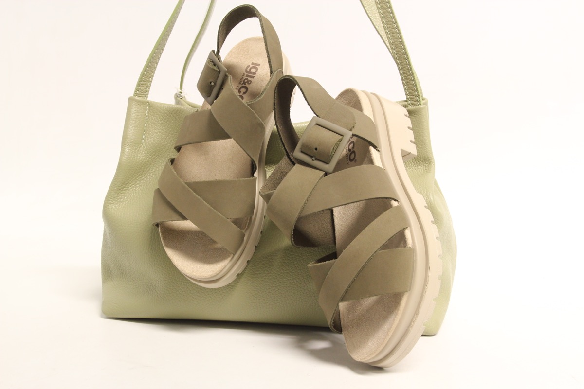 Stacks Image p8299_n2616