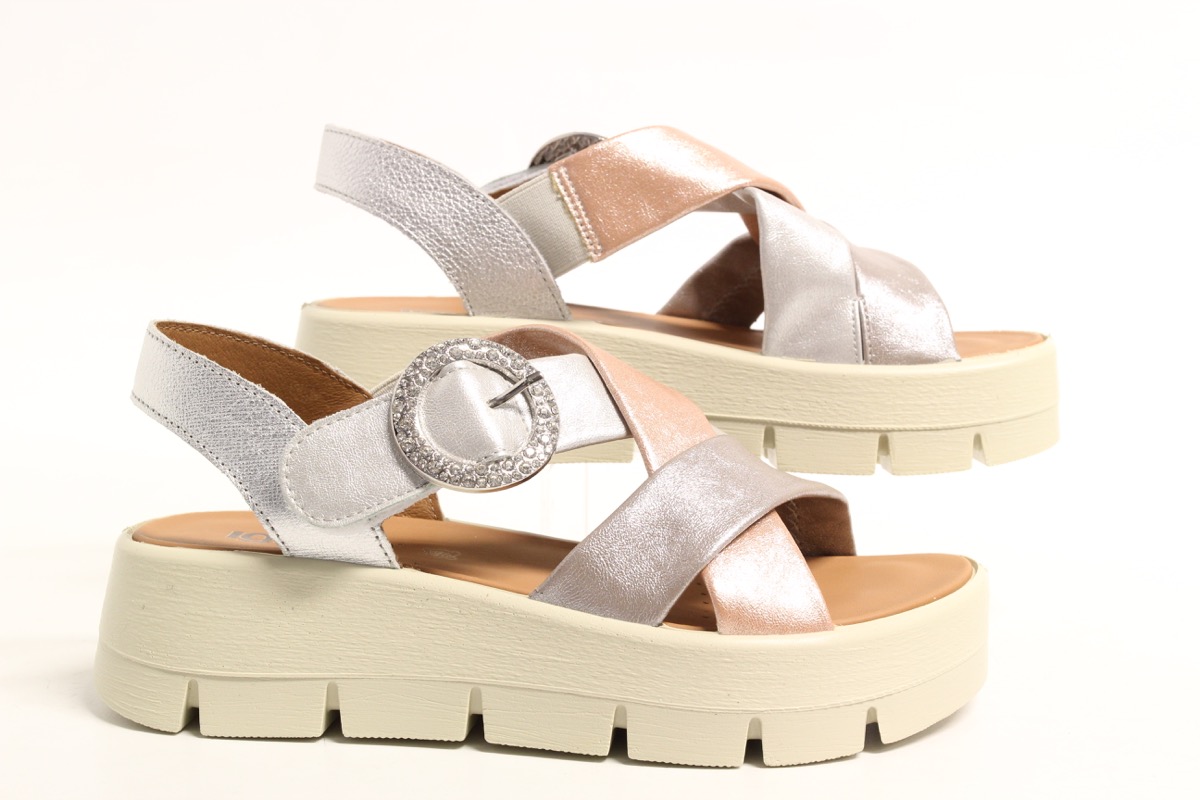 Stacks Image p8299_n2600