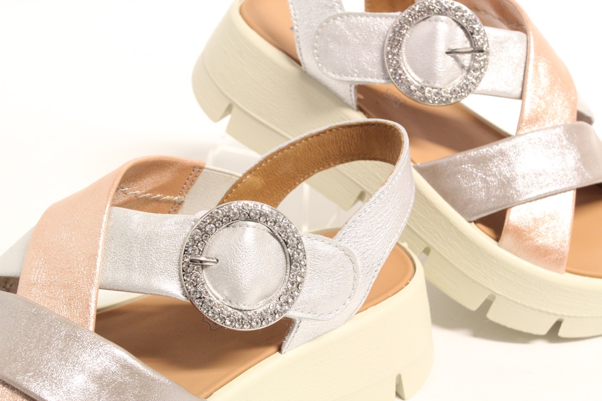 Stacks Image p8299_n2603