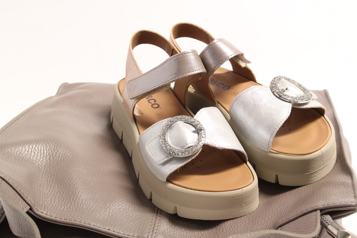 Stacks Image p8299_n2538