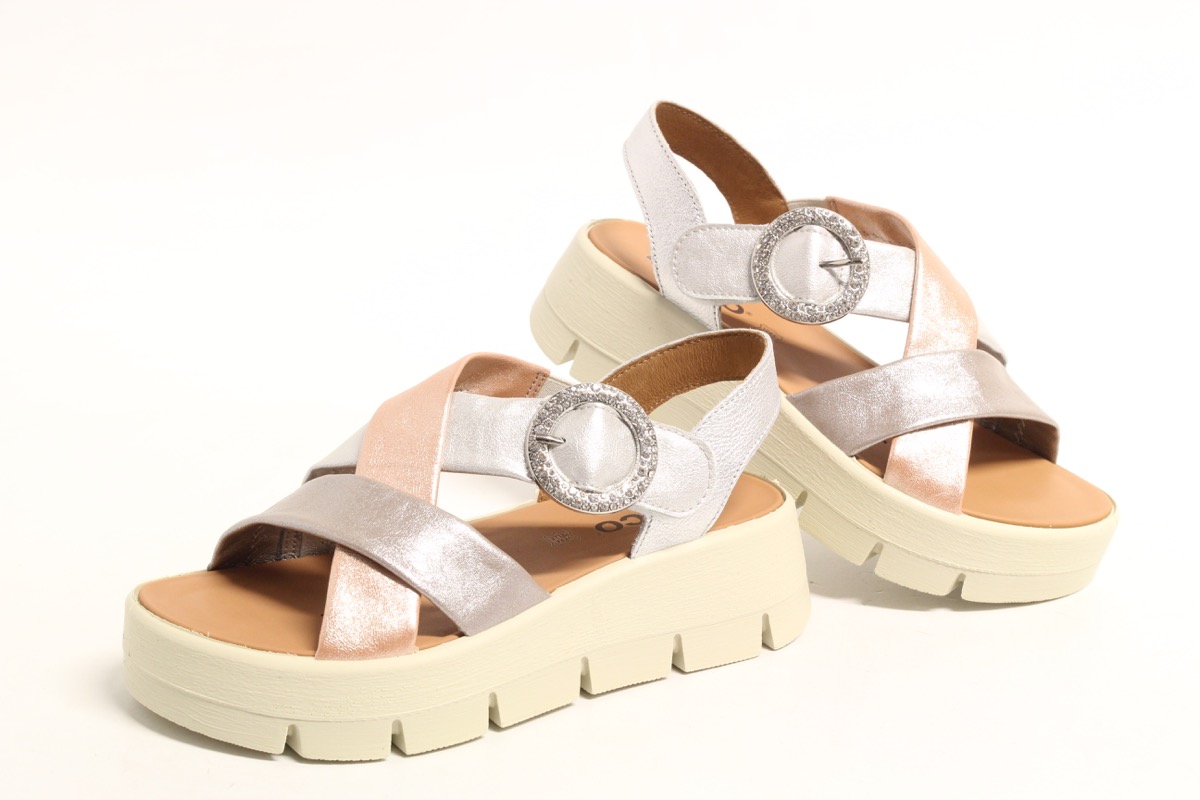 Stacks Image p8299_n2593