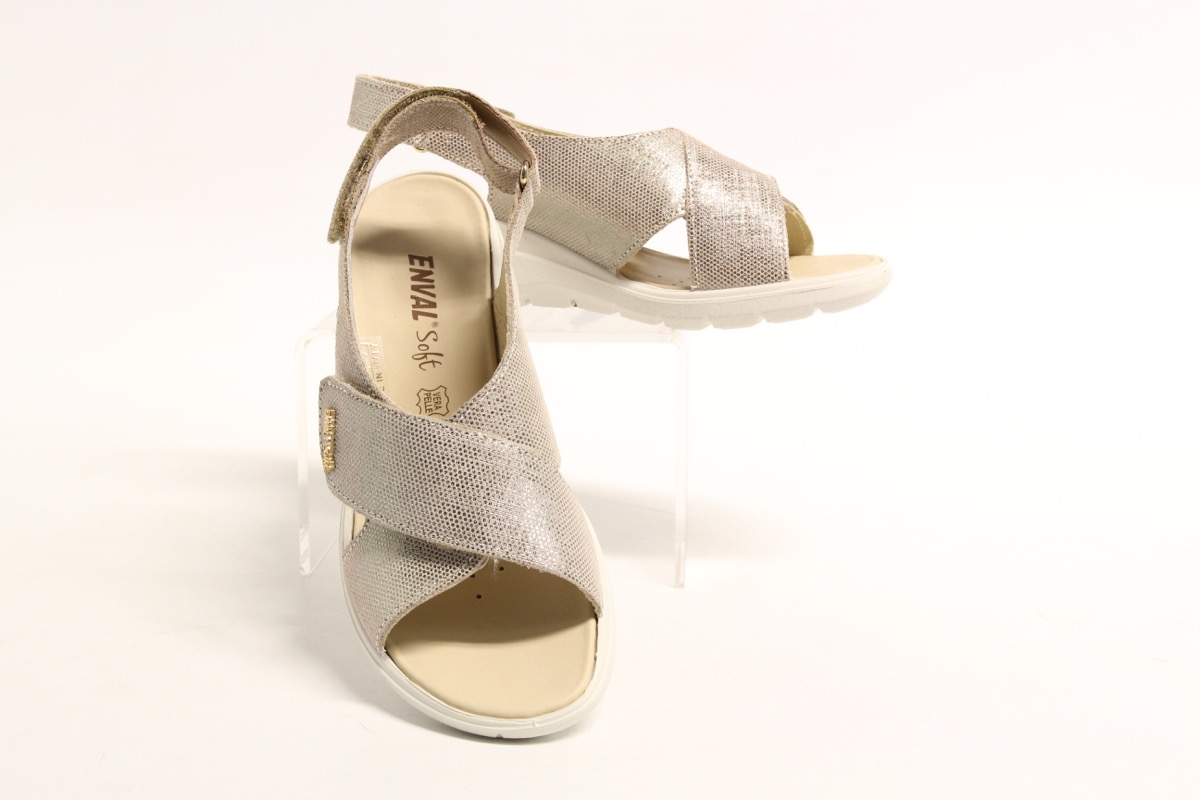 Stacks Image p8299_n2632