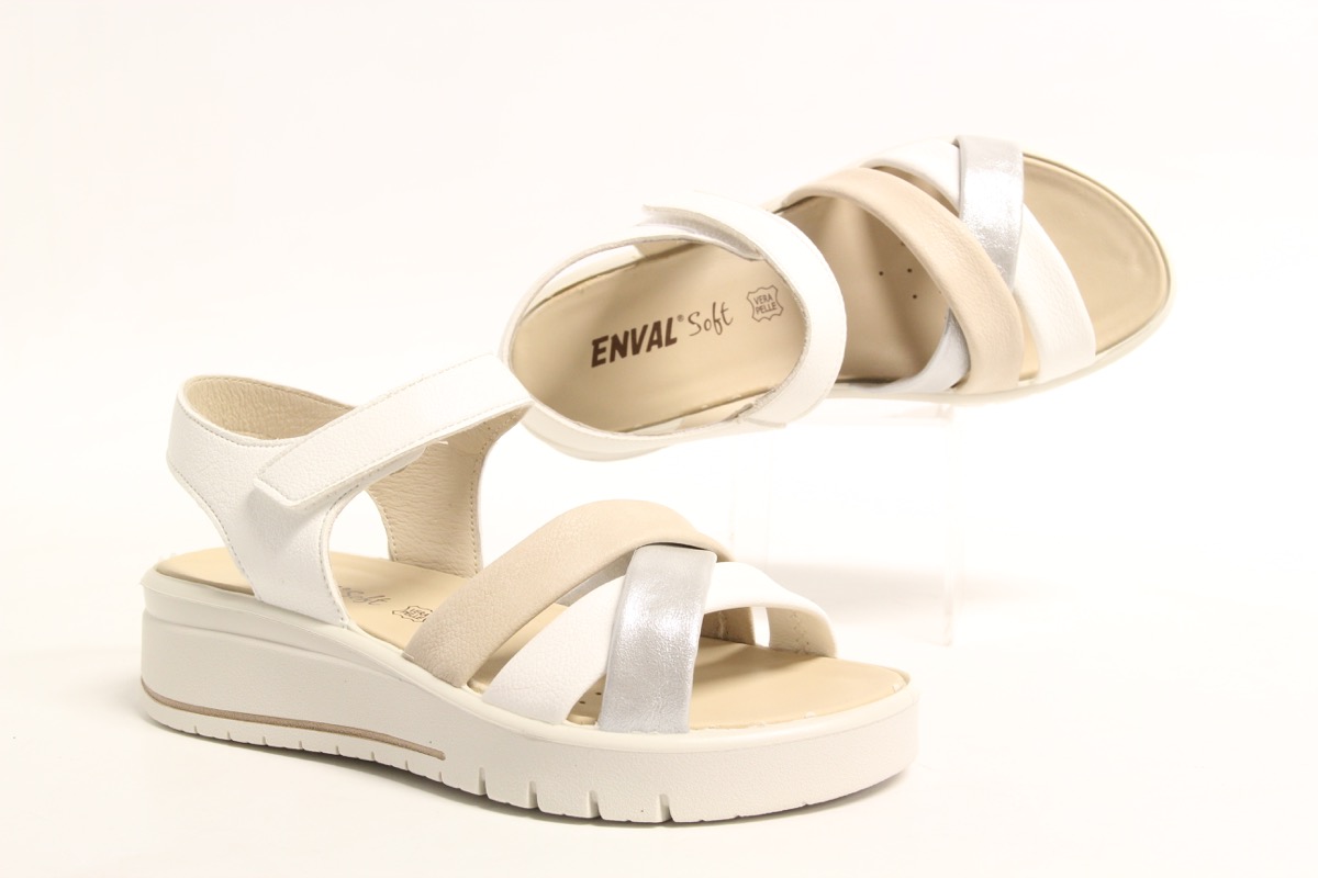 Stacks Image p8299_n2806