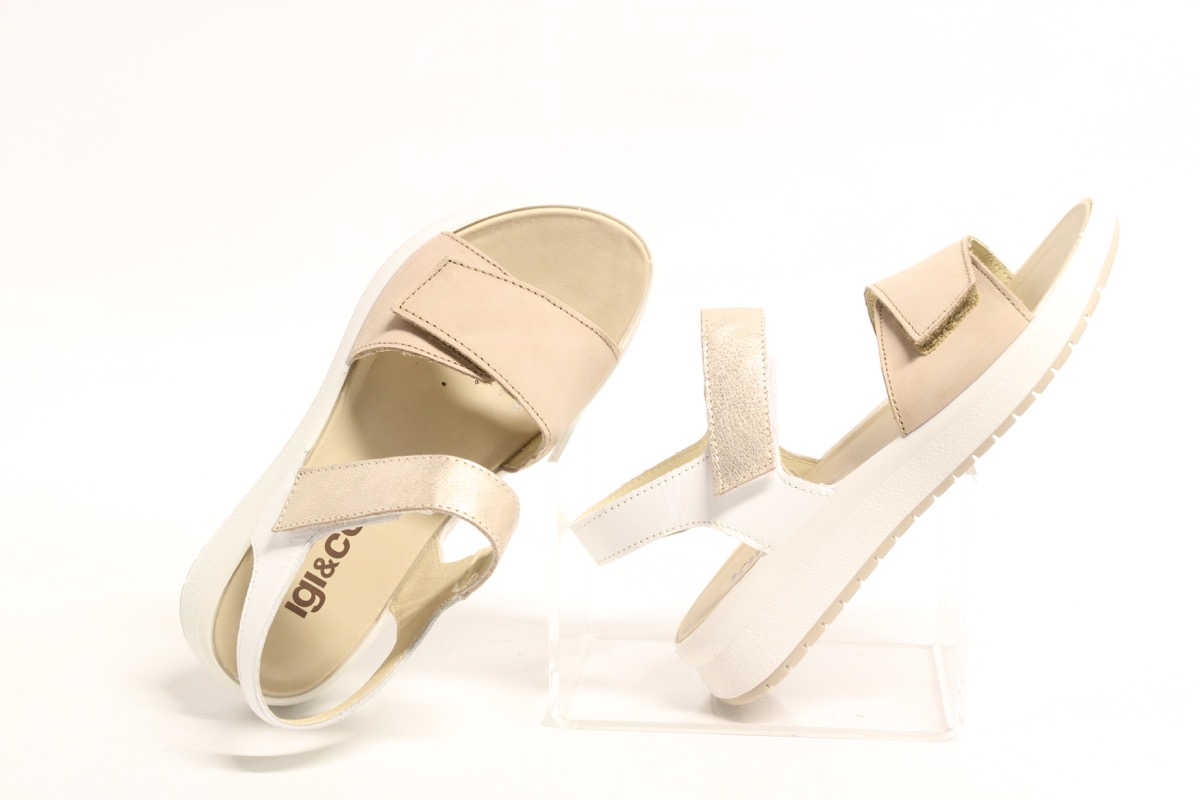 Stacks Image p8299_n2681