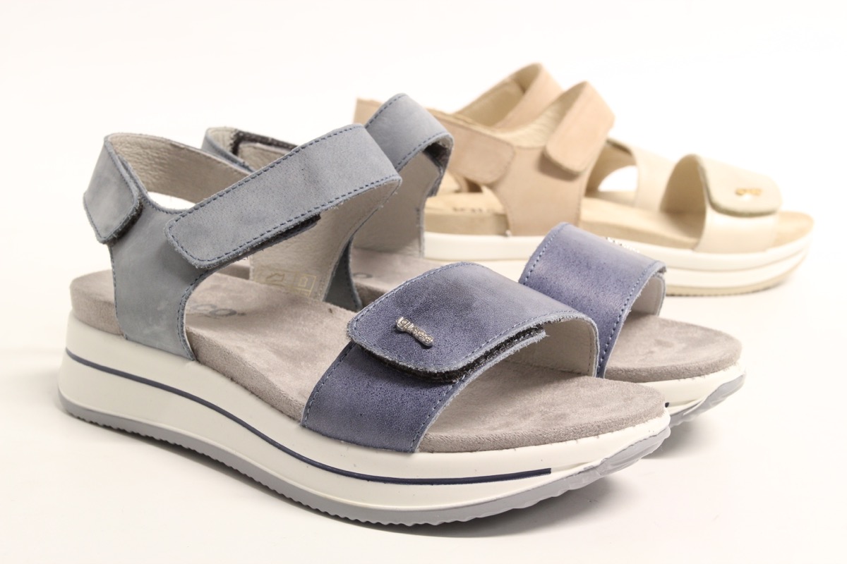 Stacks Image p8299_n2544