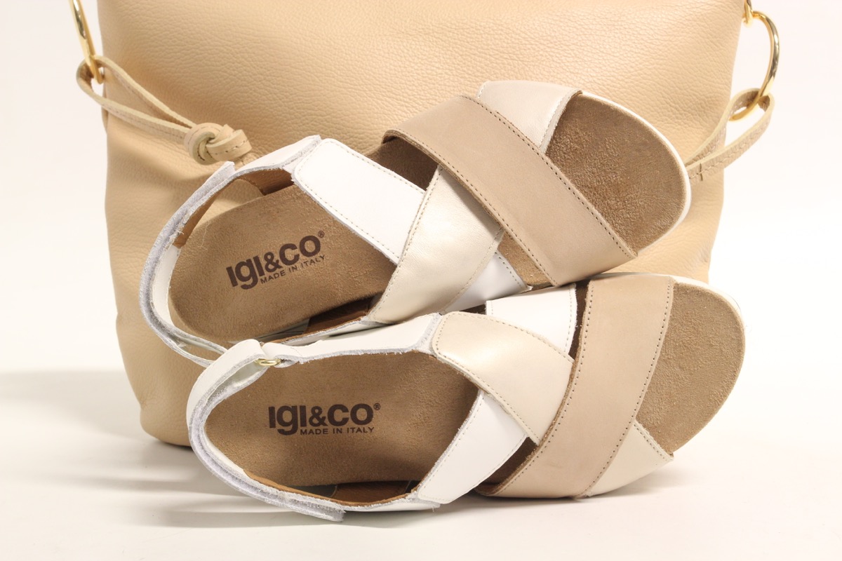 Stacks Image p8299_n2587