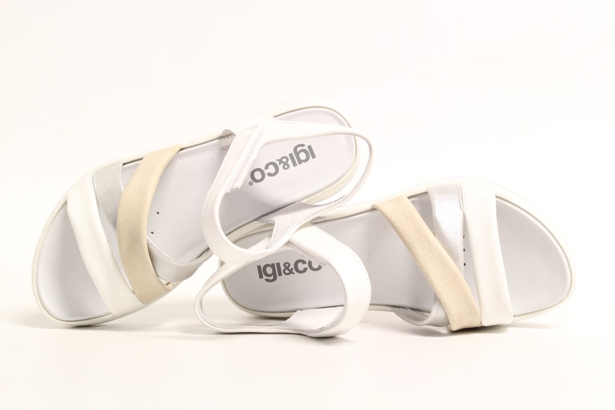 Stacks Image p8299_n2697