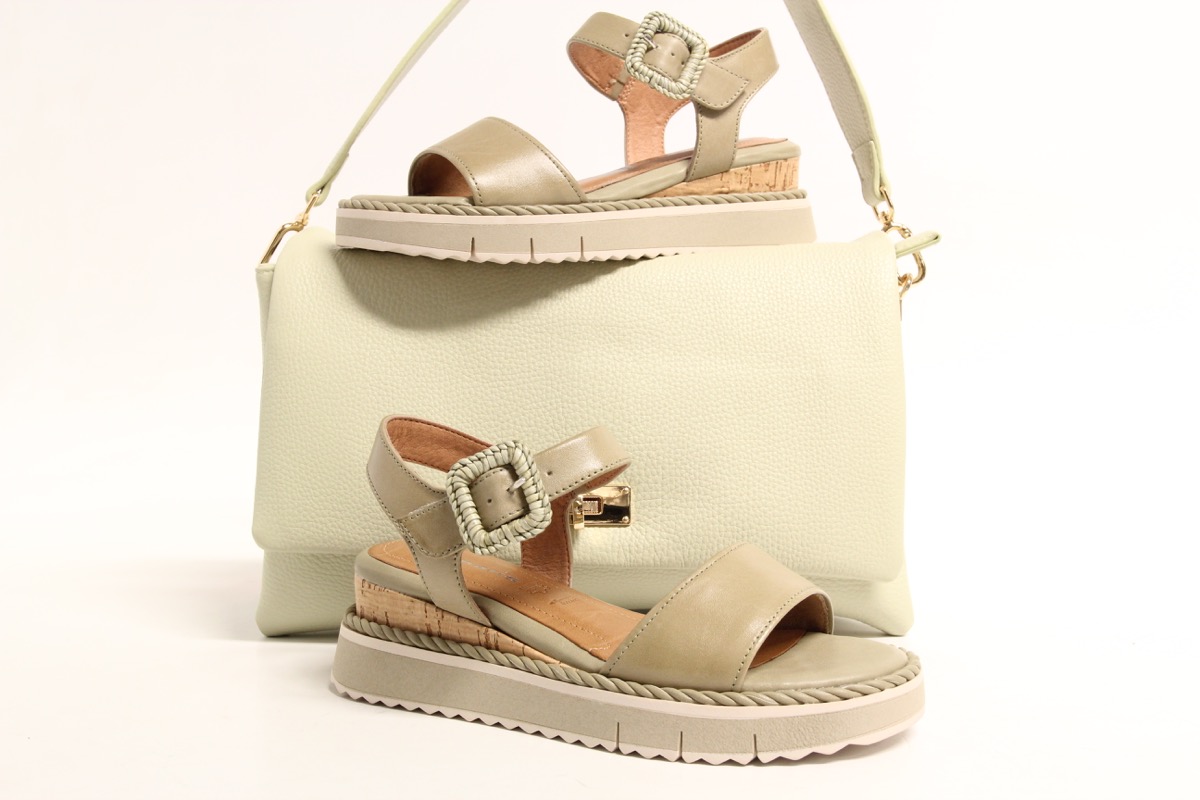 Stacks Image p8299_n2935