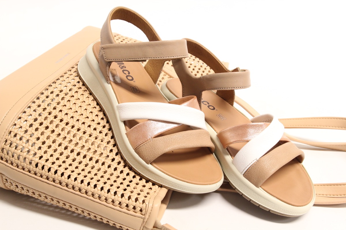 Stacks Image p8299_n2512