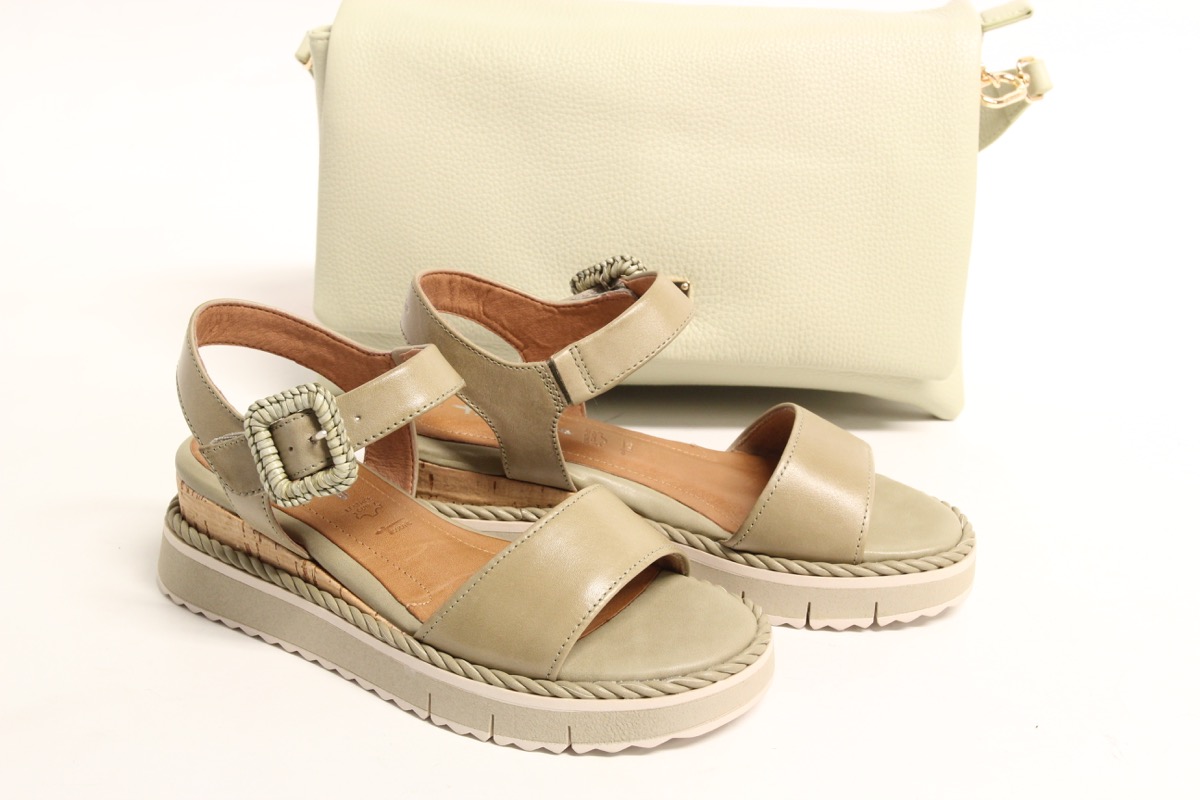 Stacks Image p8299_n2942