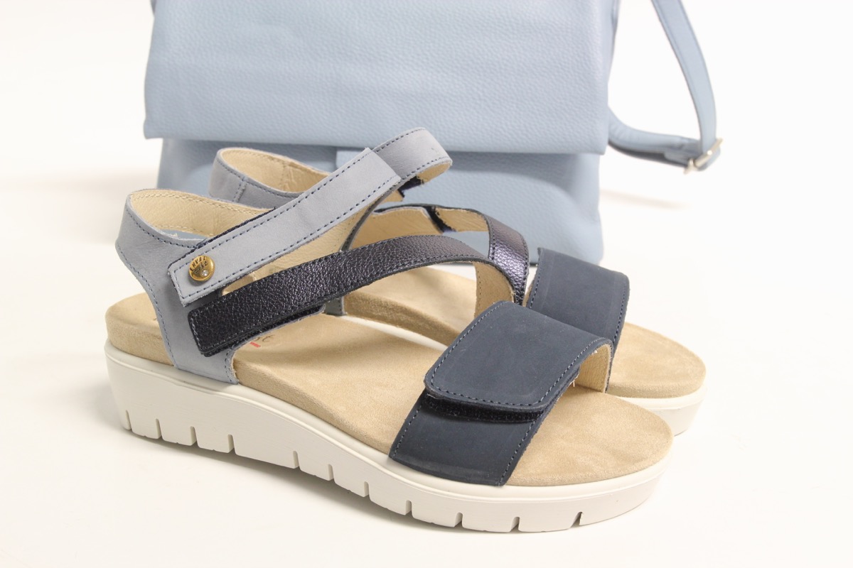 Stacks Image p8299_n2652