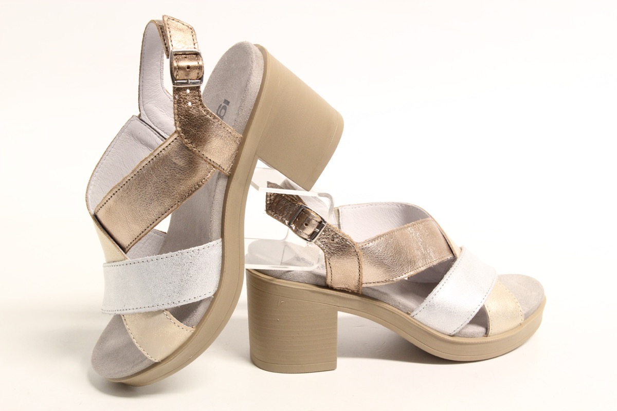 Stacks Image p8298_n1314