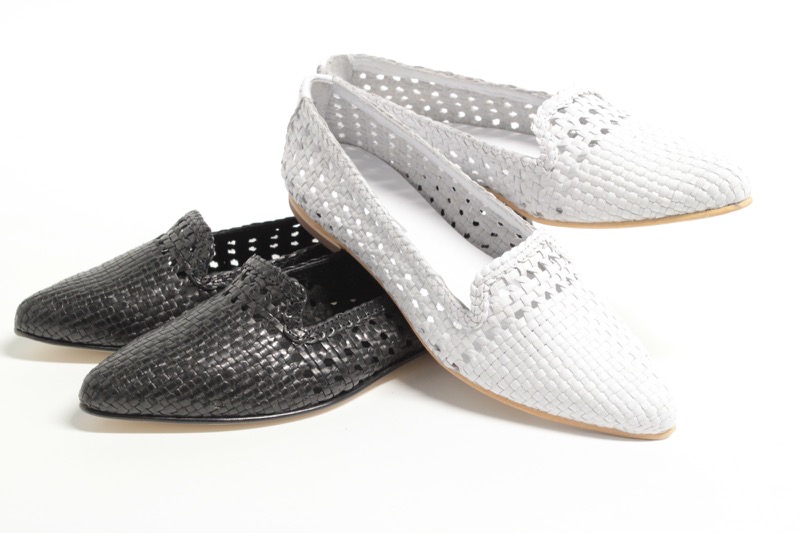 Ballerina accollata in pelle intrecciata, fondo cuoio. €59,90 (J0050)