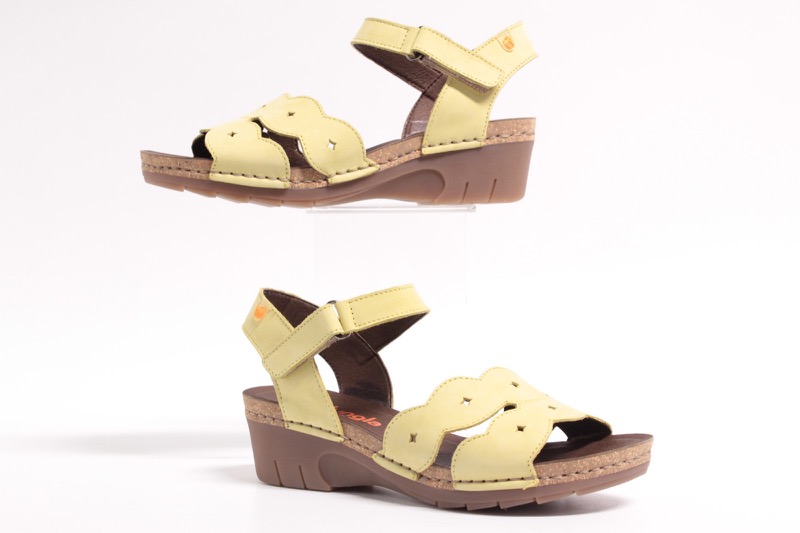 JUNGLA sandali in nabuk con tomaia lavorata. €79,90 (J0081)