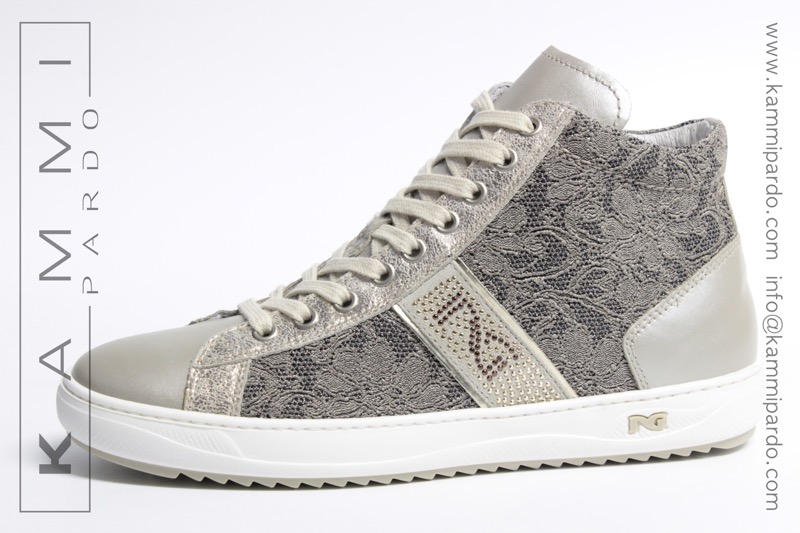 cod. 1009C - &euro; 135,00