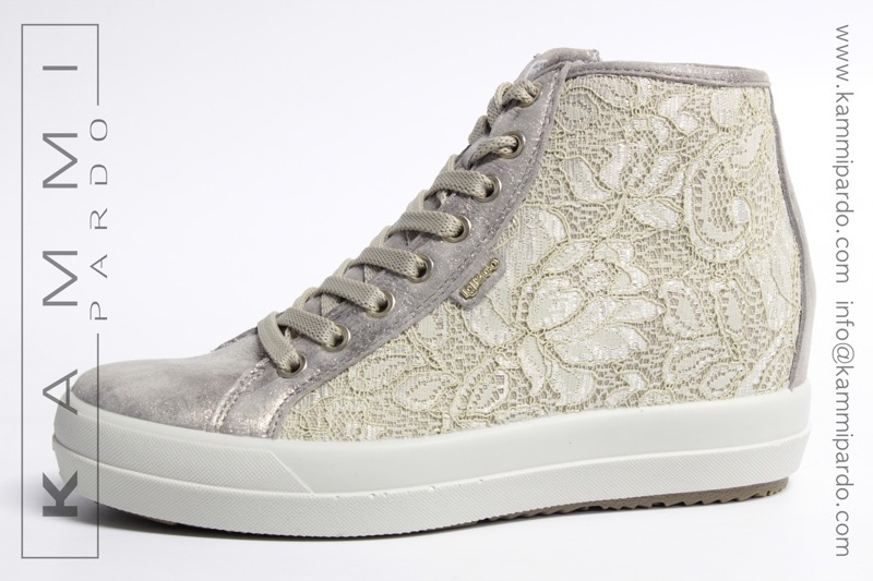 cod. 1051C - &euro; 89,90