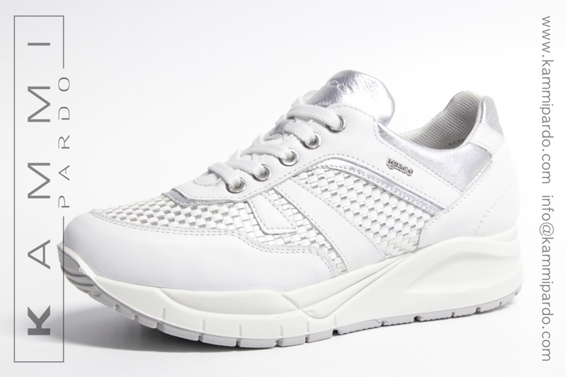 cod. 1053C - &euro; 89,90