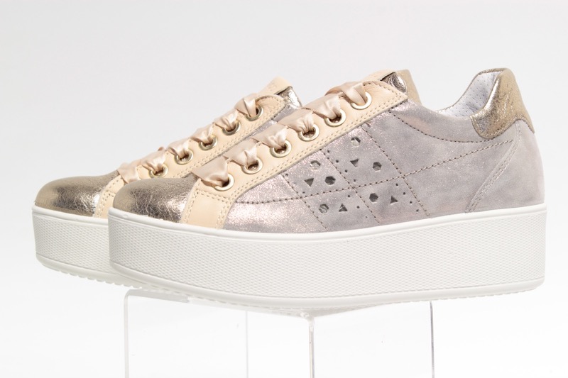 IGI&CO Sneaker in pelle laminata, vari colori. Made in Italy €89,90 (J0019)