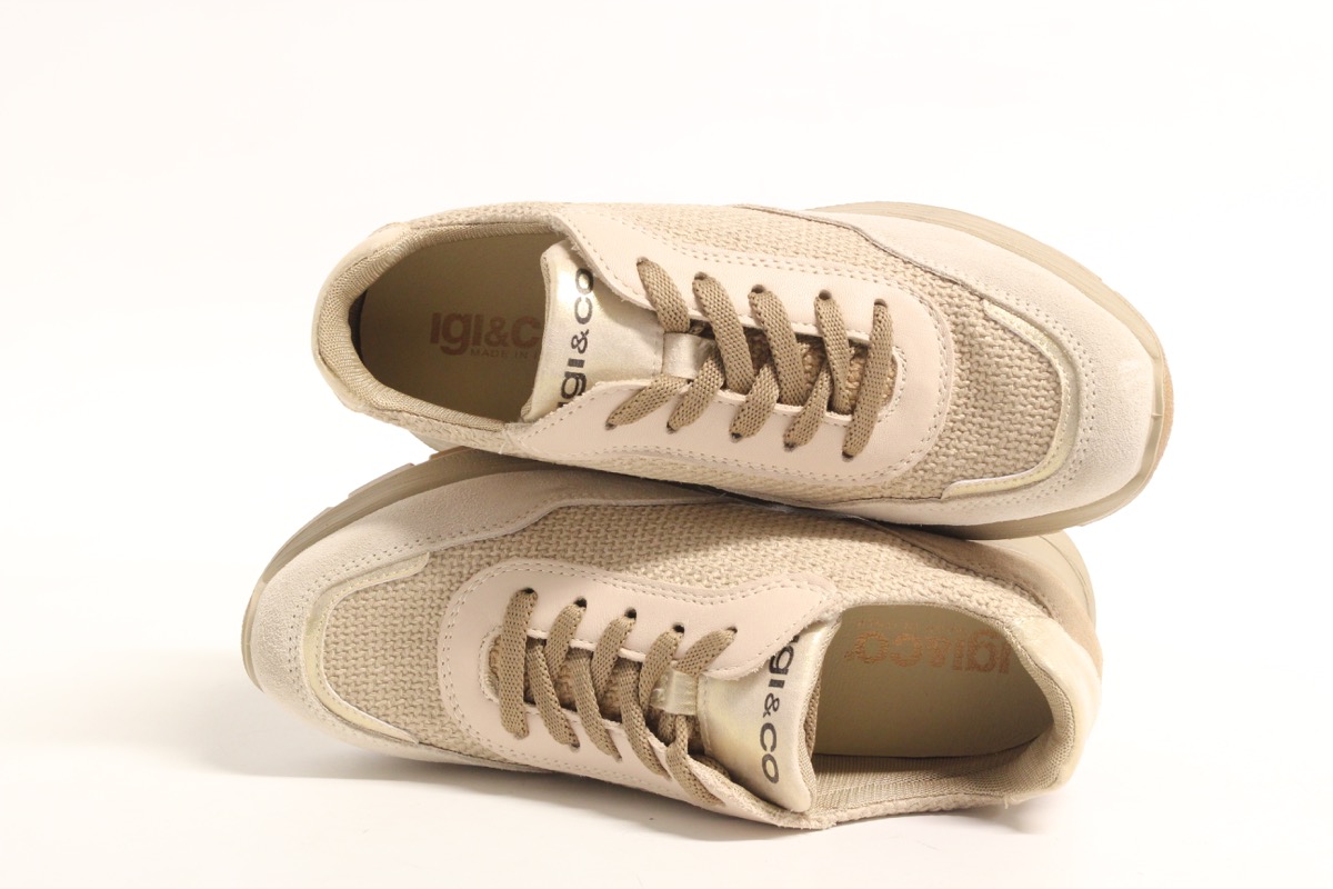 Stacks Image p582_n4022