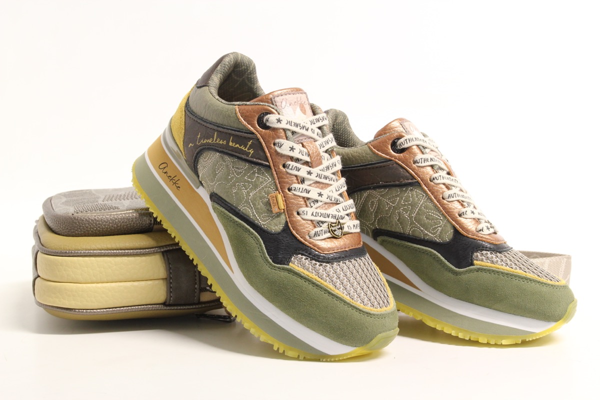 Stacks Image p2763_n143