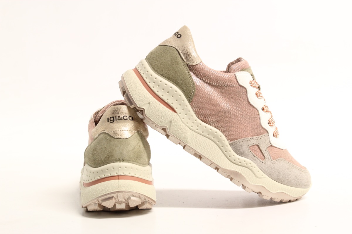 Stacks Image p582_n4205