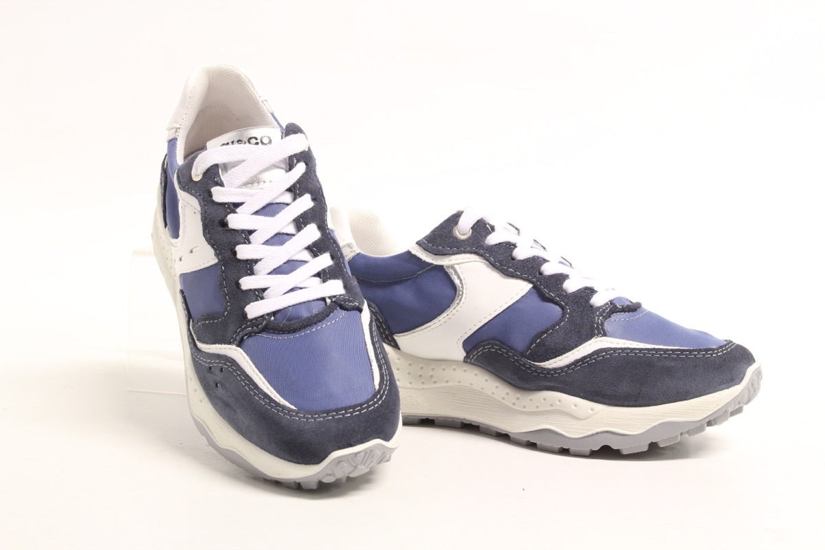 Stacks Image p582_n4371