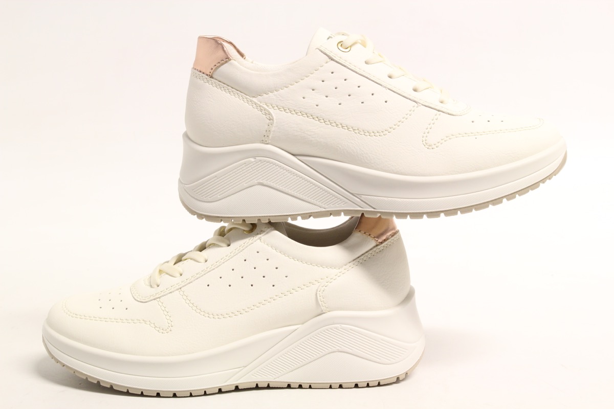 Stacks Image p582_n4292