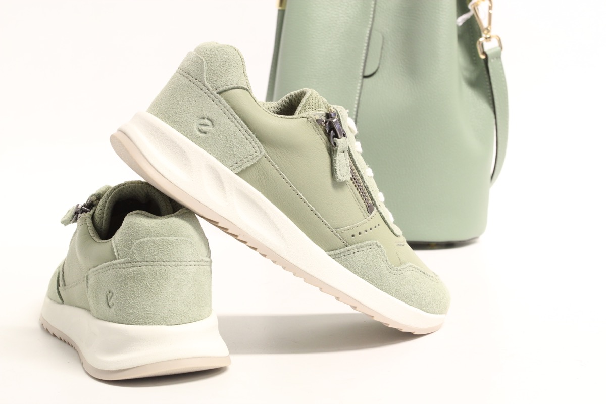 Stacks Image p844_n720