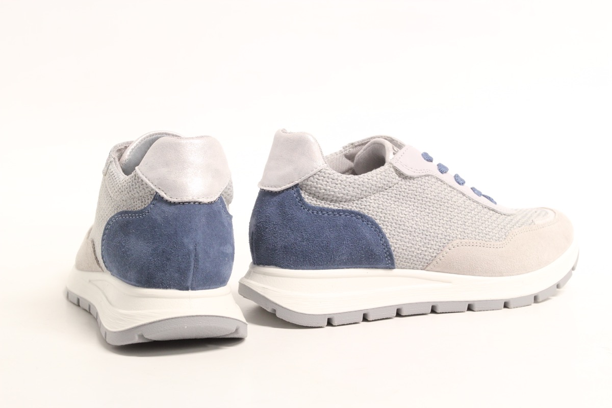 Stacks Image p582_n4358