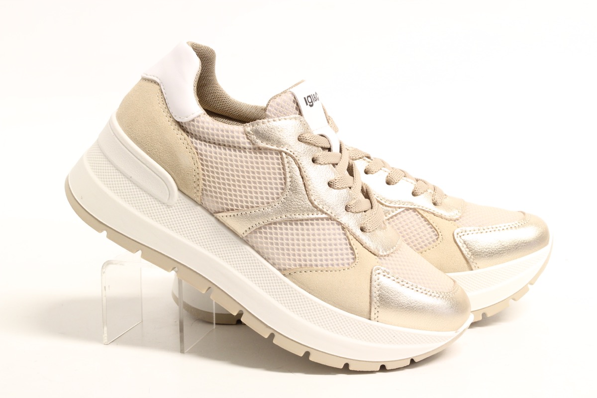 Stacks Image p582_n4075