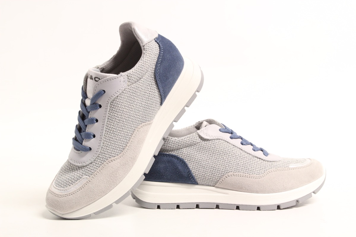 Stacks Image p582_n4355