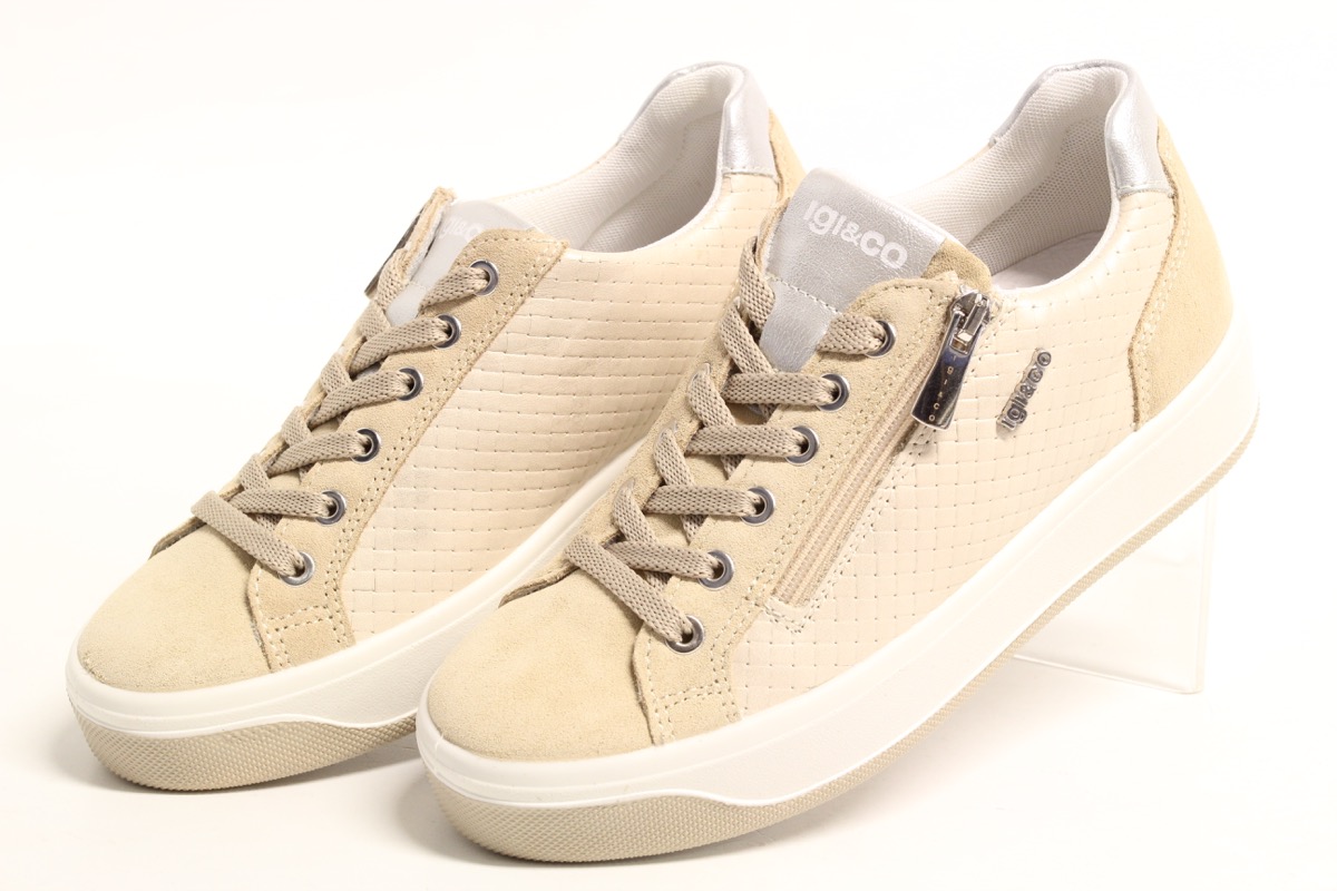 Stacks Image p582_n4326