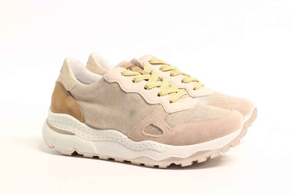 Stacks Image p582_n4221