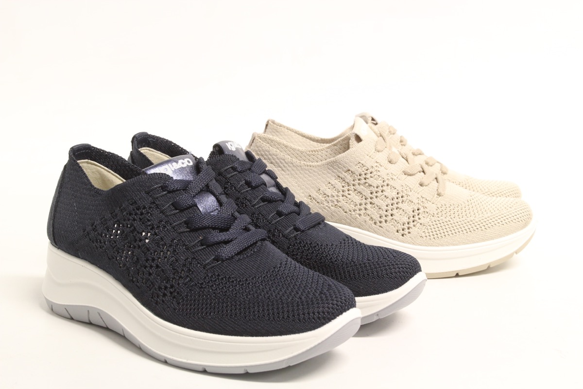 Stacks Image p582_n4146