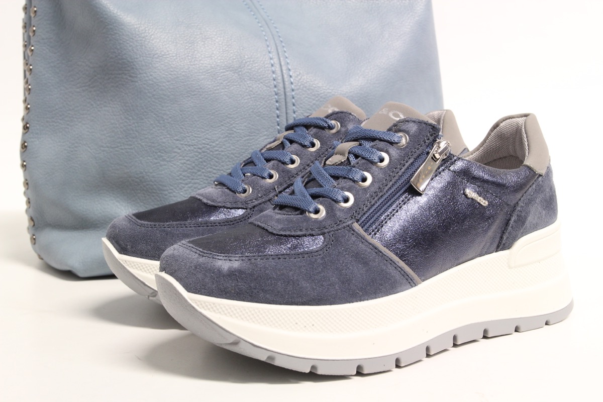 Stacks Image p582_n4234