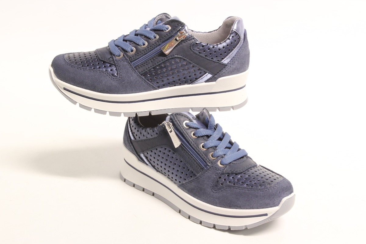 Stacks Image p582_n4308