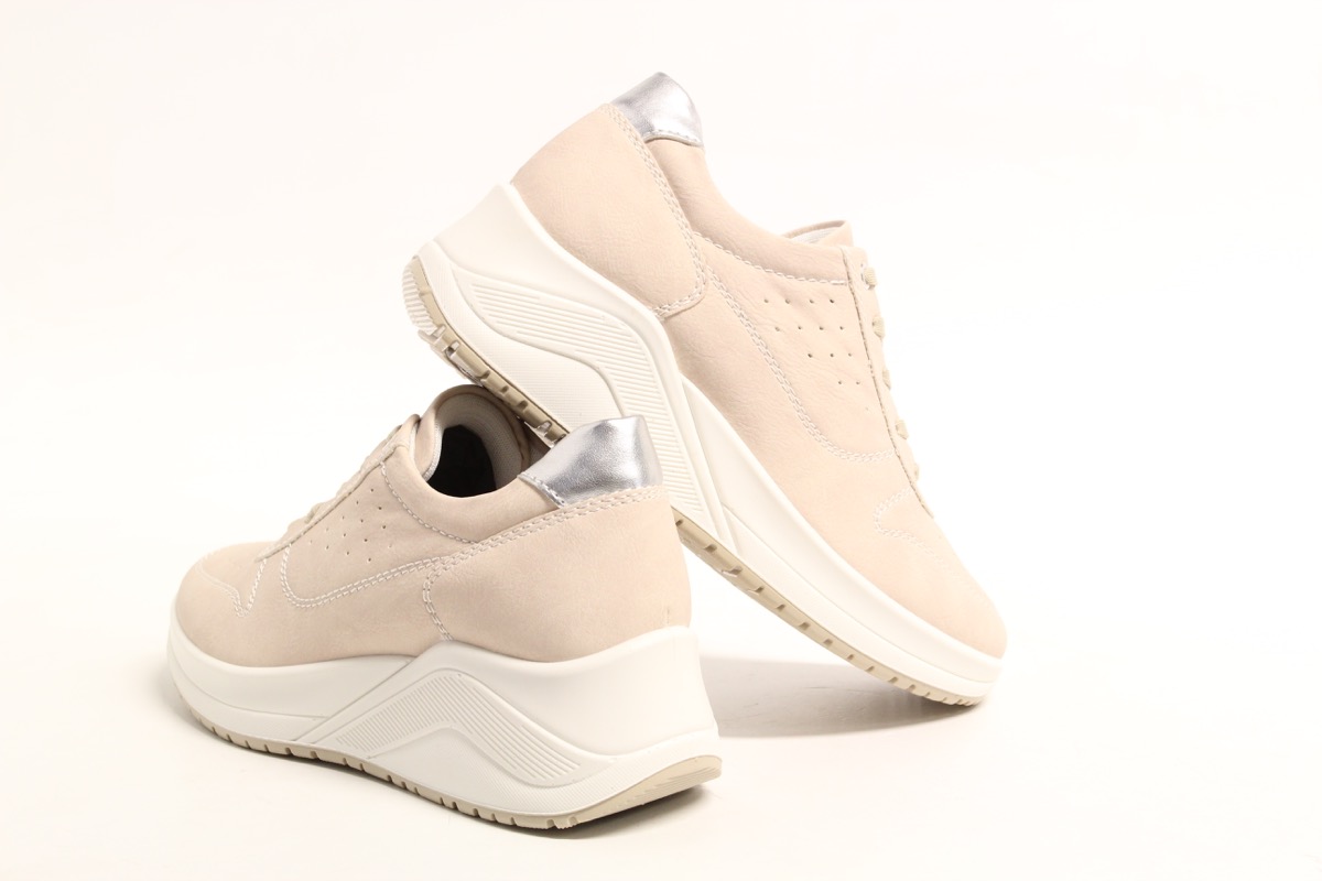 Stacks Image p582_n4286