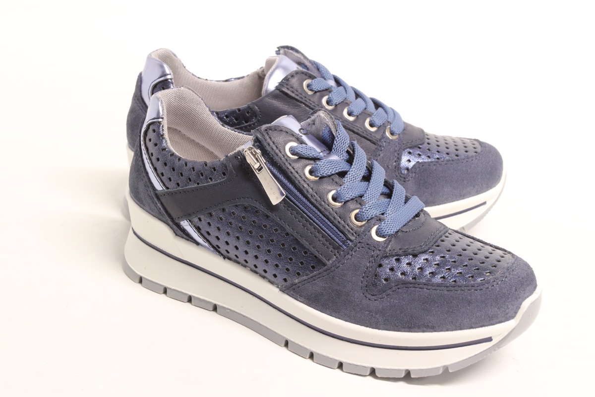 Stacks Image p582_n4318