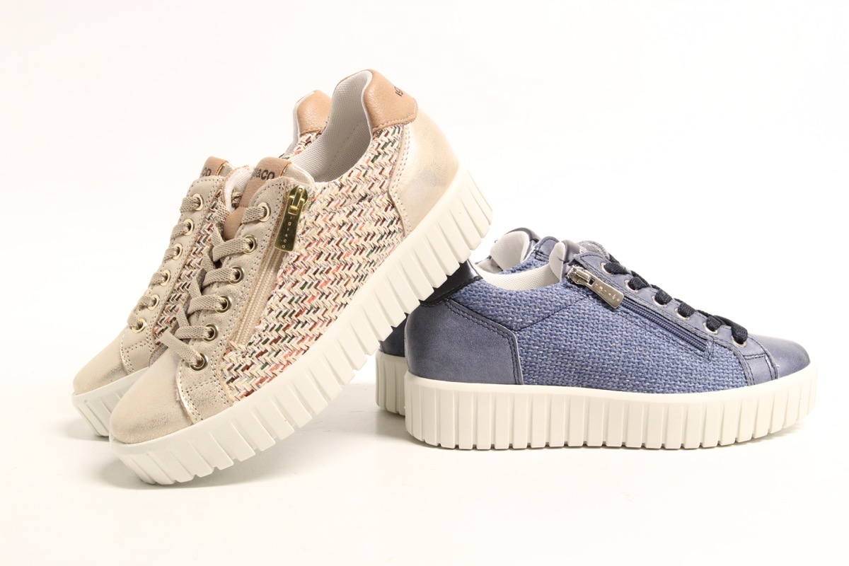 Stacks Image p582_n4097