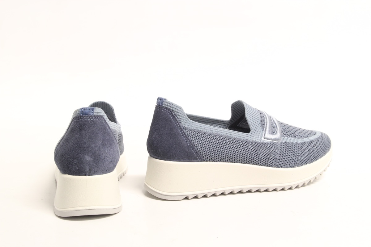 Stacks Image p970_n464