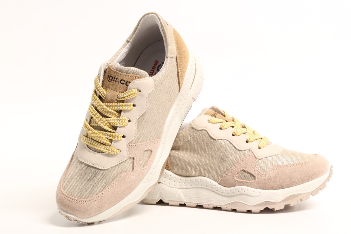 Stacks Image p582_n4211