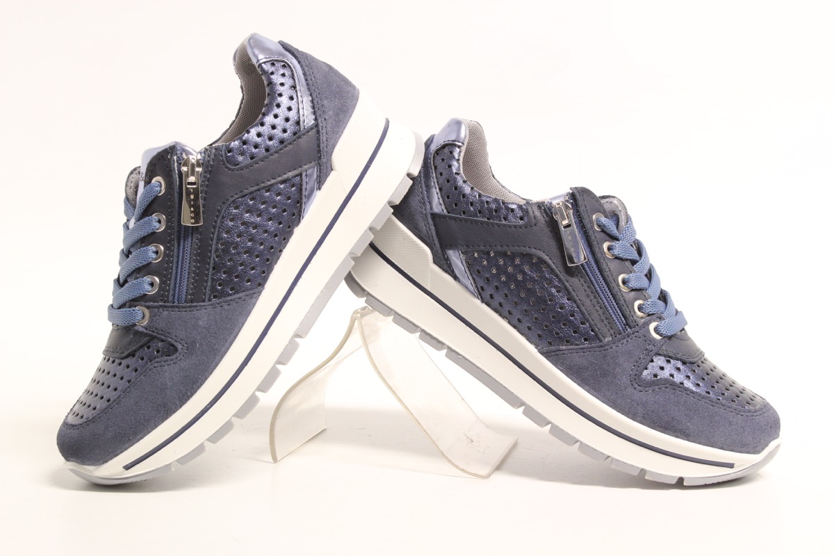 Stacks Image p582_n4315