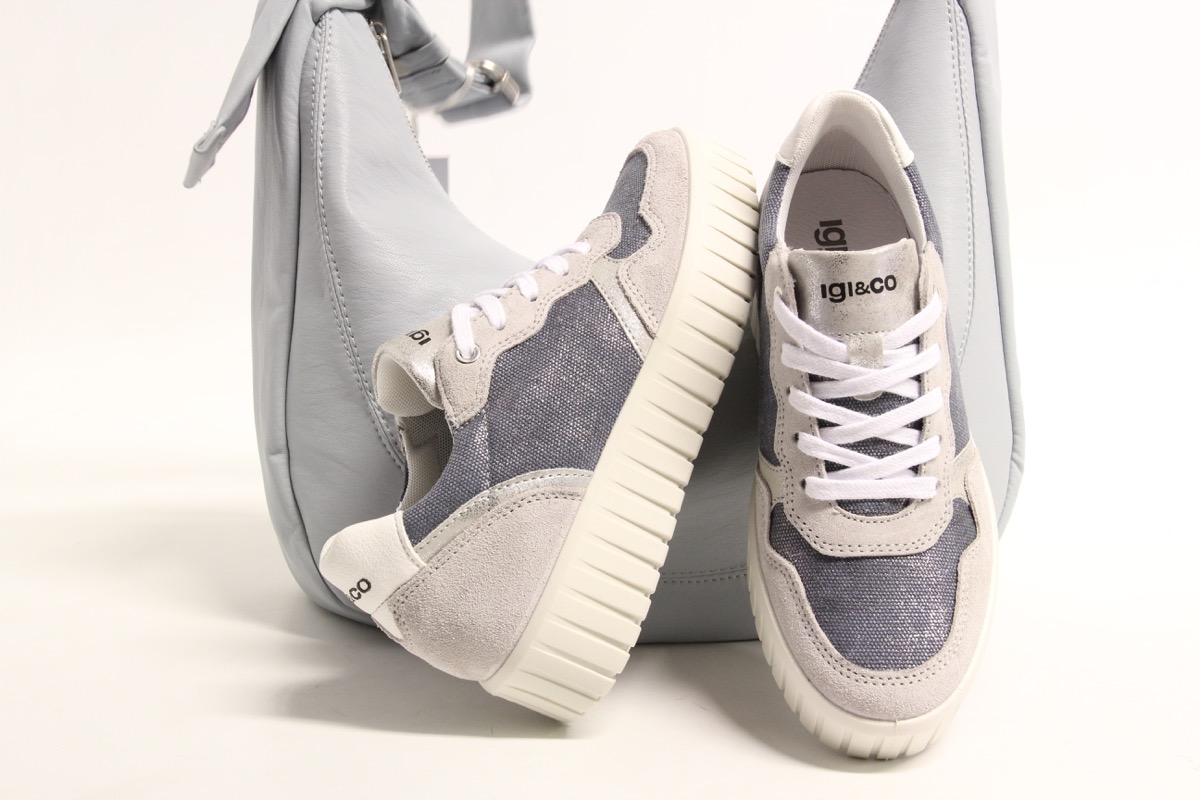 Stacks Image p582_n4253