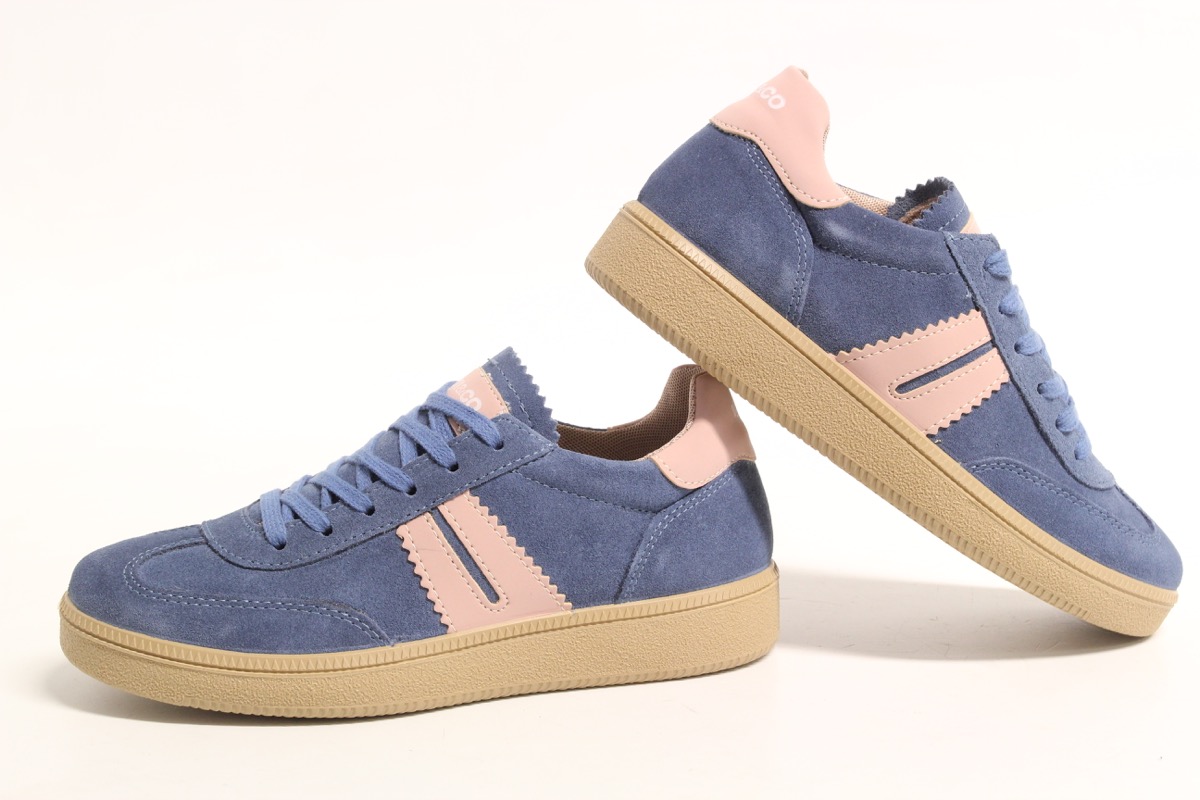 Stacks Image p582_n4003