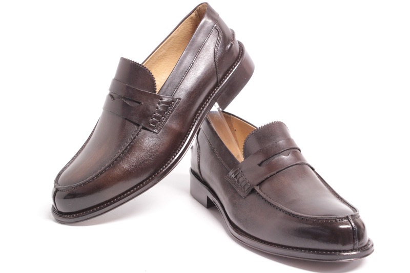 College in vitello, fondo cuoio. Made in Italy. € 99,90 (S0004)