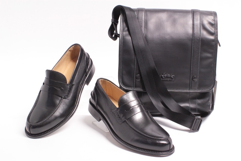 College in vitello, fondo cuoio. Made in Italy. € 99,90 (S0005)